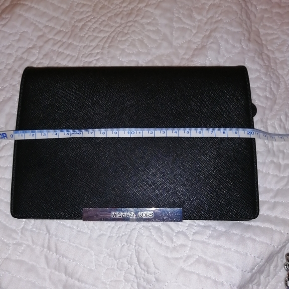 Michael Kors wallet on chain /clutch - Picture 4 of 16